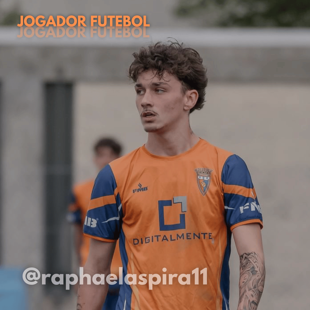 Raphael, jogador de futebol do programa de afiliados da Carlega, em campo