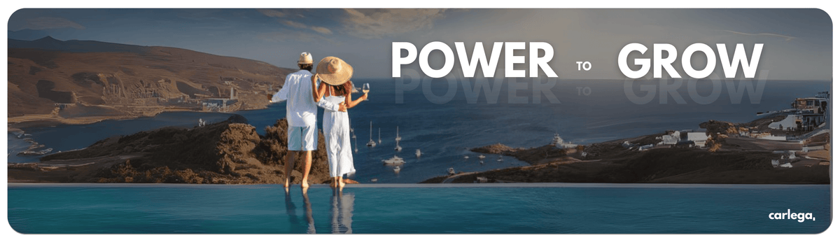 Banner Power to grow do programa de afiliados, com um casal junto ao mar