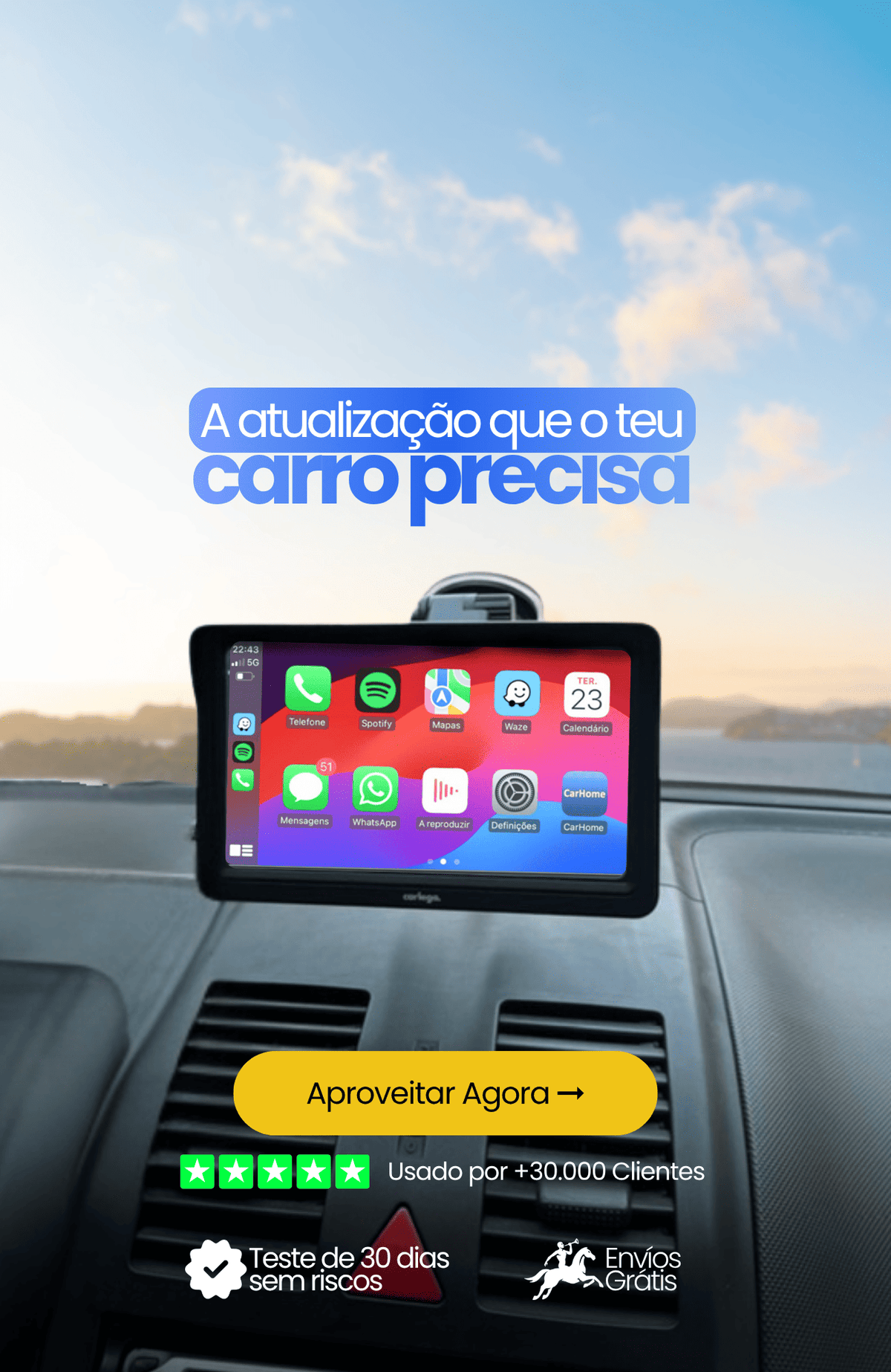 Ecrã Carlega no tablier ao pôr do sol, com o mote A atualização que o teu carro precisa e teste de 30 dias
