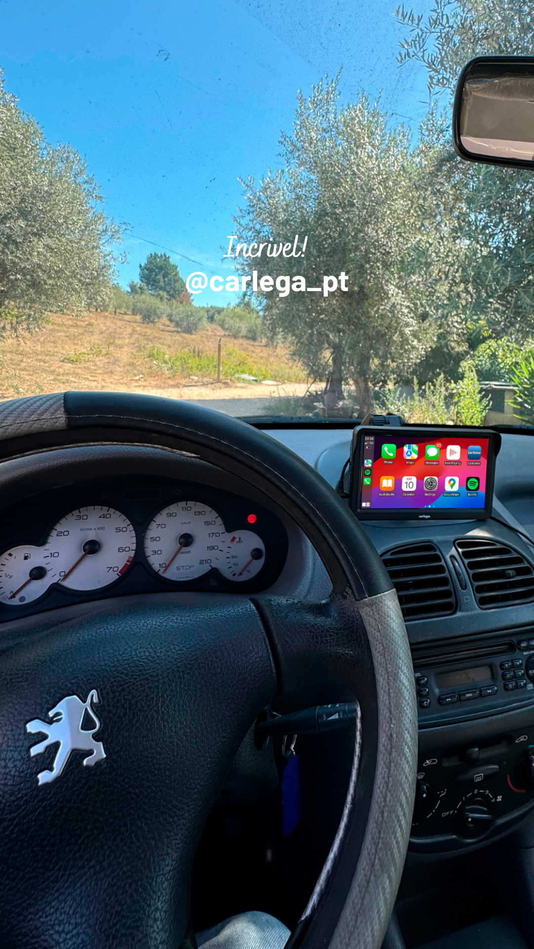 Story de um cliente com o ecrã Carlega instalado no tablier do seu Peugeot